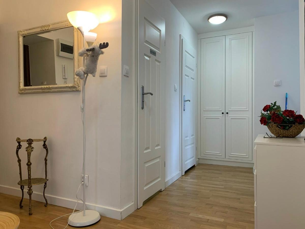 Апартаменти Comfortable And Cosy 3 Beds-city Center Варшава